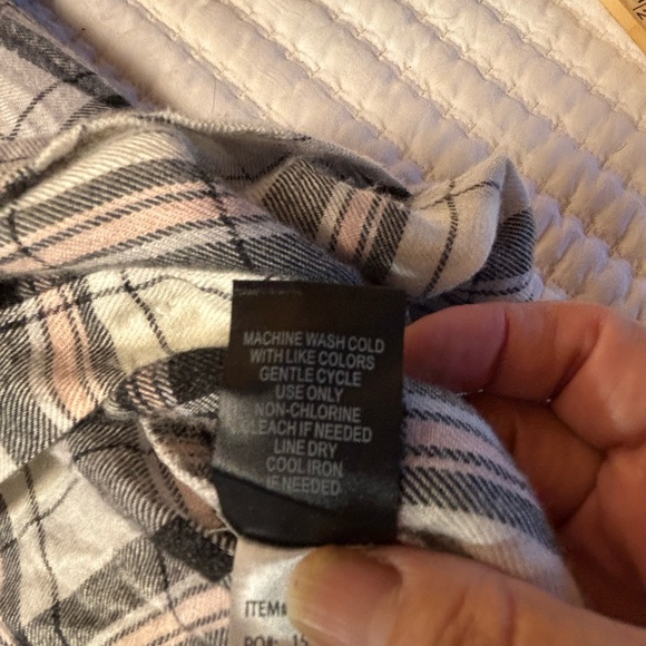 Torrid Plaid Button‎ Down Flannel Shirt Size 2 (2X) Gray Pink Black - Picture 8 of 9